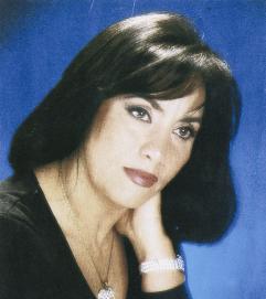 شاعرة وروائية