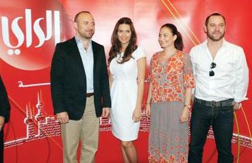 نجوم «ويبقى الحب» لدى زيارتهم إلى الكويت