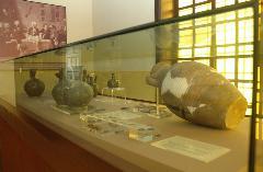 أوانٍ فخارية أثرية