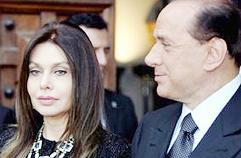 بيرلسكوني مع زوجته