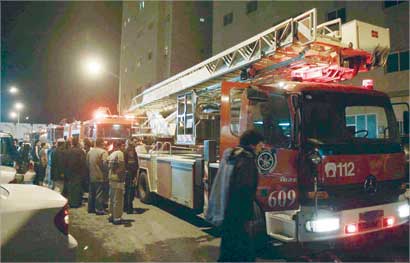 معدات الاطفاء في موقع الحادث 