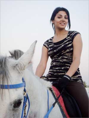 شهد الياسين على ركوب الخيل