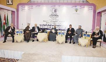 شديفات مترئساً احدى الجلسات