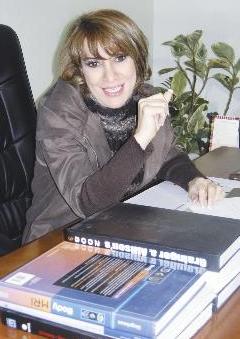 هدى حسين مديرة الدار