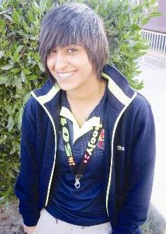 شجون بقصة شعرها المميزة