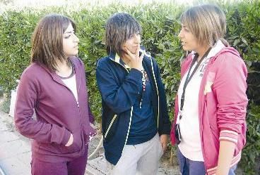 الصفي والرئيسي والهاجري في مشهد من المسلسل