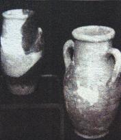 من الجرار التي اكتشفتها البعثة الفرنسية