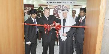 حسين بهبهاني وآندي مارشال يدشنان حصول مجموعة بهبهاني على وكالة «كوستا كوفي»	(تصوير جلال معوض)