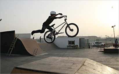 الزنكي يمارس هوايته المفضلة 