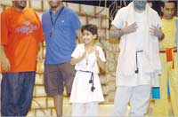 الرشدان على مسرح عند انتهاء عرض «الزوال الثاني»