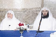 الشيخان مرسي والهاشمي في إحدى المحاضرات