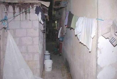 نشر الغسيل بين الممرات