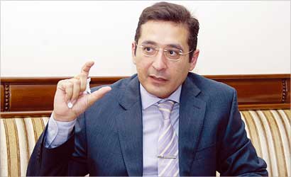  نجيب الغانم (تصوير علي السالم)  