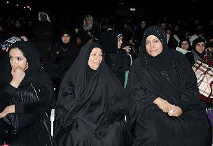 حضور نسائي كثيف