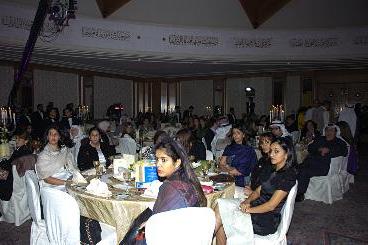 حشد من الحضور في الحفل الملكي