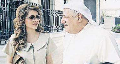 ... وفي «هوامير الصحراء» مع الفنان أحمد الصالح