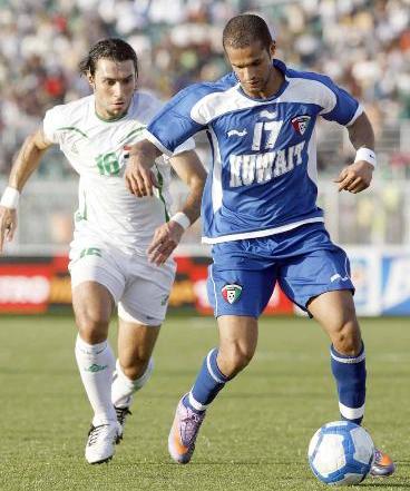 نجم «الأزرق» بدر المطوع أمامه فرصة رائعة