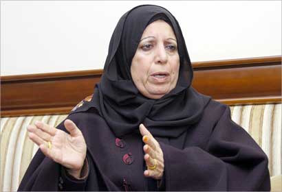 منيرة الرضوان في ديوانية «الراي» (تصوير علي السالم) 