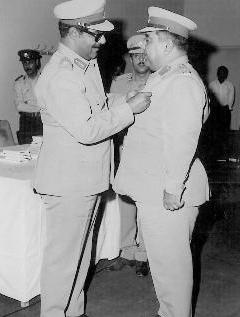 ... ومكرما من قبل رئيس الاركان السابق المرحوم الشيخ مبارك عبدالله الجابر الصباح