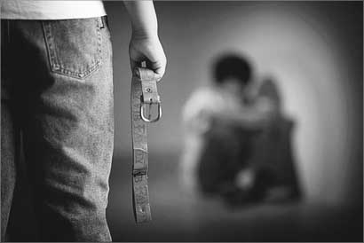 ضرب الأطفال سلوك خاطئ بقصد كان أو من دون قصد