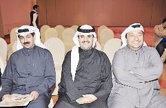 راعي المؤتمر الشيخ دعيج الخليفة يتوسط الحضور