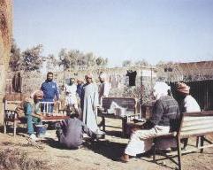 صورة للضباط الأسرى في معسكر بعقوبة أثناء الحرب الجوية في يناير 1991
