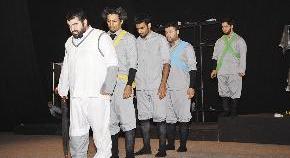 لقطة من مسرحية «شيزوفرينيا»