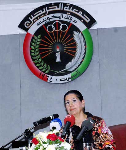 u0641u0627u0637u0645u0629 u062du0633u064au0646 u0645u062au062du062fu062bu0629 u0641u064a u0627u0644u0646u062fu0648u0629 (u062au0635u0648u064au0631 u0627u0633u0639u062f u0639u0628u062fu0627u0644u0644u0647)