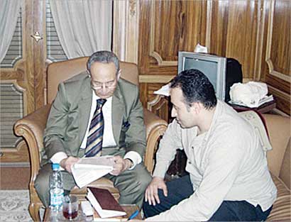 u0623u0628u0648 u0634u0642u0629 u0645u062au062du062fu062bu0627 u0644u0644u0632u0645u064au0644 u0647u064au062bu0645 u0633u0644u0627u0645u0629