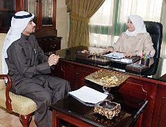 الرومي متحدثة إلى الزميل محمد نزال