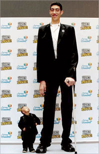 u00abu0627u0644u0642u0635u064au0631u00bb u0645u0639 u0627u0637u0648u0644 u0631u062cu0644 u0641u064a u0627u0644u0639u0627u0644u0645