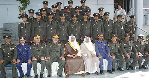 ... ويتوسطون طلبة الدفعة 14