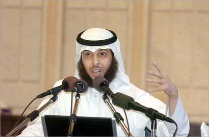 الداعية مشاري الخراز محاضرا (تصوير زكريا عطية)