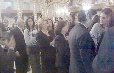 طابور قراء في انتظار توقيع الشهبانو