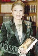 الشهبانو تحمل مذكراتها