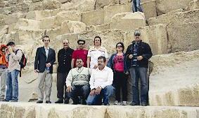 الوفد الصحافي في الاهرامات