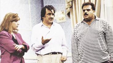 2 - في مسرحية «مراهق بالخمسين»