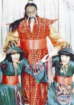 هدى وسحر في «البنات والساحر»