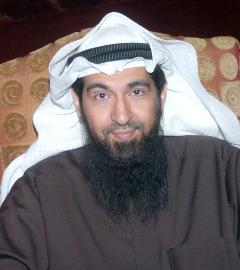 الطيب ونظرة لعدسة «الراي»	(تصوير طارق عزالدين)