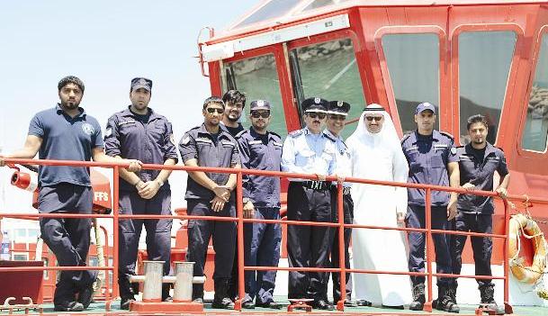 طاقم الزورق «منجد»