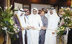 الحجاج والشطي والنجار خلال افتتاح العيادة في مجمع الحرمين