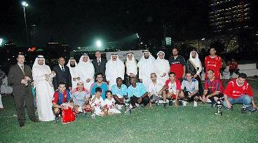 u0635u0648u0631u0629 u062cu0645u0627u0639u064au0629 u0644u0644u0641u0627u0626u0632u064au0646 u0645u0639 u0643u0628u0627u0631 u0627u0644u062du0636u0648u0631r