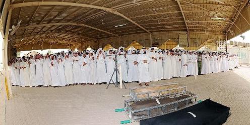 ... وأثناء صلاة الميت	(تصوير موسى عياش)