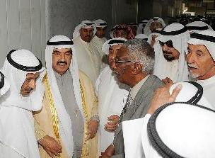 ناصر المحمد وأحمد الخطيب يواسيان ذوي الفقيد