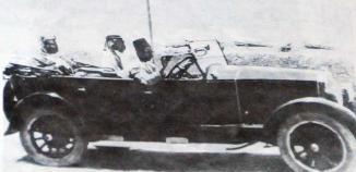 الشيخ احمد الجابر الصباح يتجول في سيارته بيوك موديل 1929
