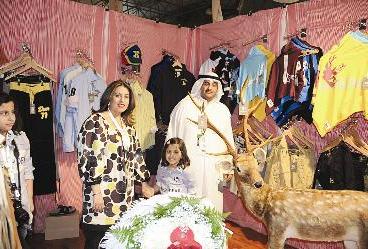 محمد العنجري في معرضه