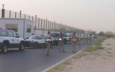 u0631u062cu0627u0644 u0627u0644u0623u0645u0646 u064au062du064au0637u0648u0646 u0628u0645u0642u0631 u0627u0644u0623u0645u0645 u0627u0644u0645u062au062du062fu0629 u0641u064a u0645u0634u0631u0641 u062au062du0633u0628u0627 u0644u0627u0639u062au0635u0627u0645 u0623u0645u0627u0645u0647t(u062au0635u0648u064au0631 u0639u0644u064a u0627u0644u0633u0627u0644u0645)