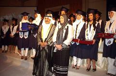 صورة جماعية مع الخريجات