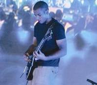 عزف متميز	(تصوير دانيال هلال)