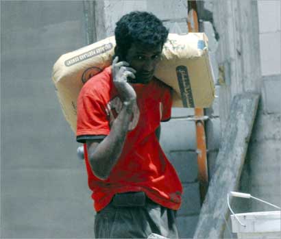 أجير تحت سقف... النار